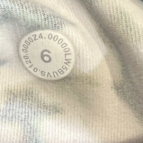 Lululemon Speed Up Tight 28" Full-On Luxtreme Metropolis Glow Size: 6 - Picture 14 of 14